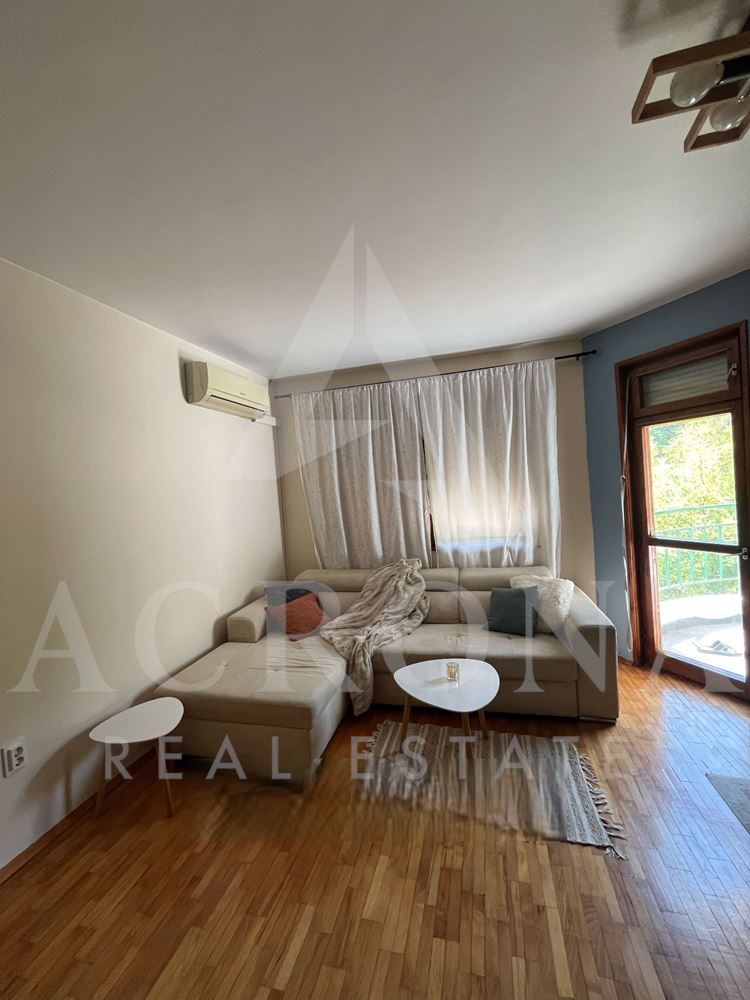 Тристаен Обзаведен кв. Кючук Париж - 0