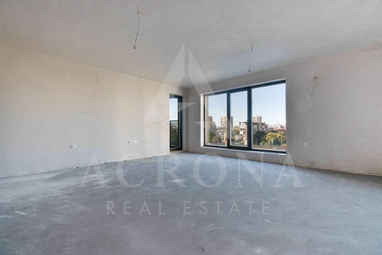 Просторен Двустаен Луксозна Сграда - 0