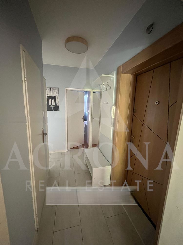 Тристаен Обзаведен кв. Кючук Париж - 0