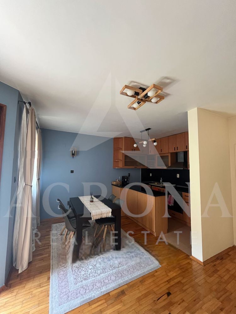 Тристаен Обзаведен кв. Кючук Париж - 0