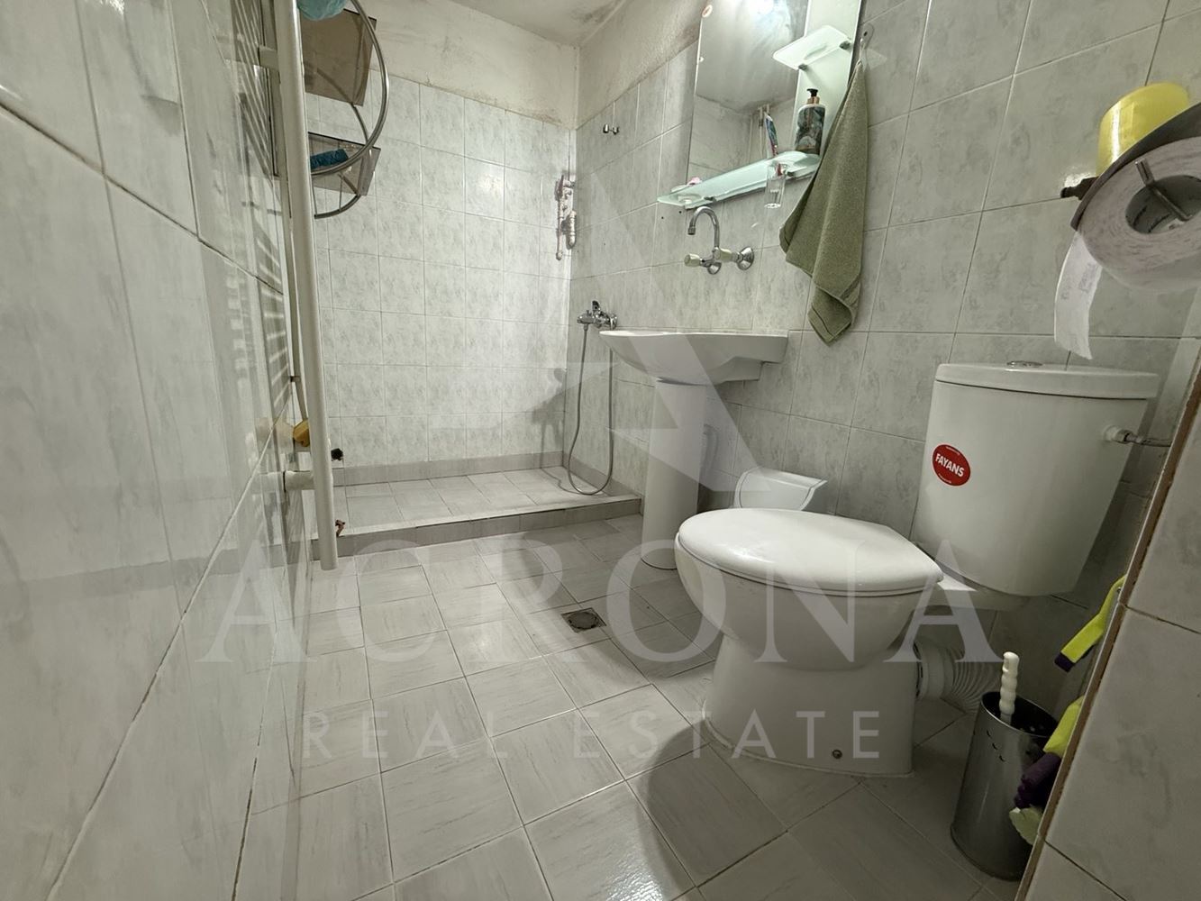 Самостоятелна еднофамилна къща с. Голям чардак - 0