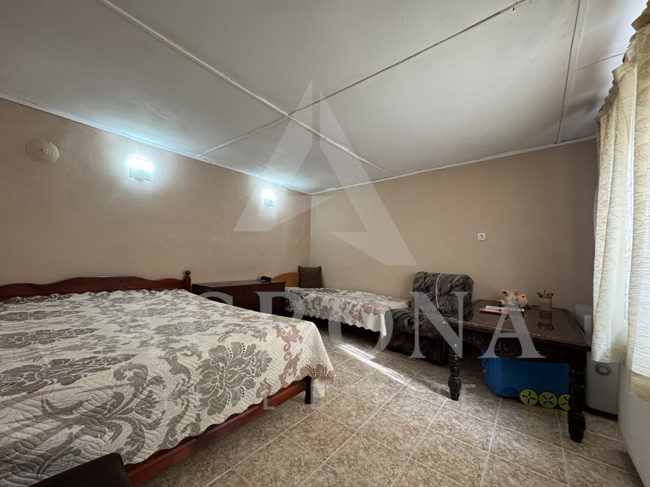 Самостоятелна еднофамилна къща с. Голям чардак - 0