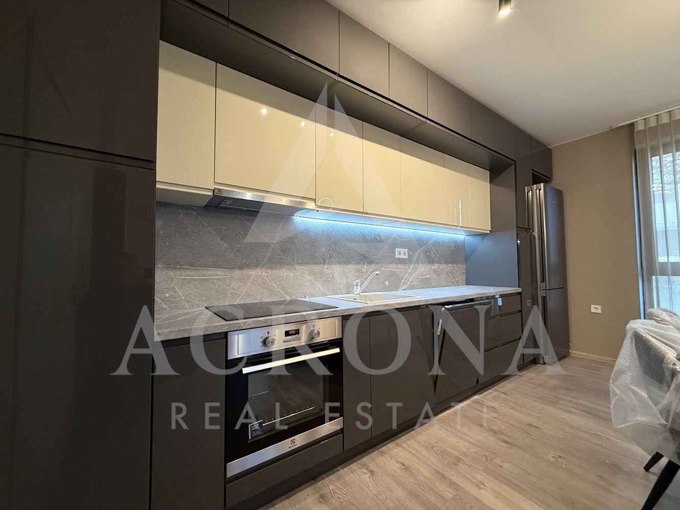 Луксозна Сграда с Акт 16 - 0