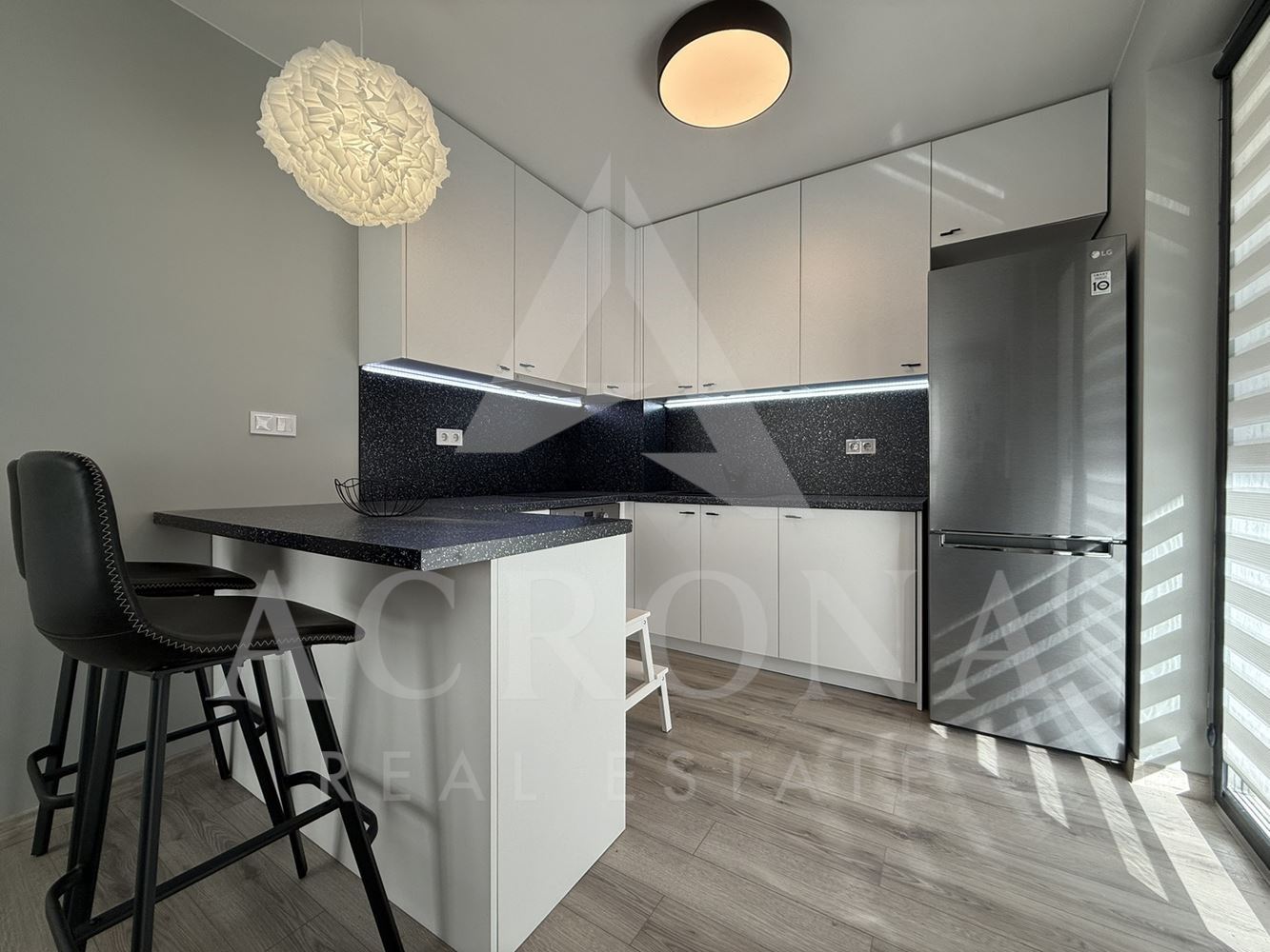 Луксозна Сграда с Акт 16-0 Луксозна Сграда с Акт 16 - 0