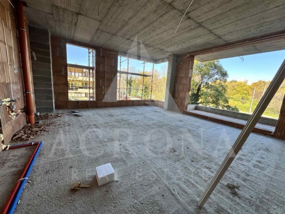 Тристаен на Младежки Хълм - 0