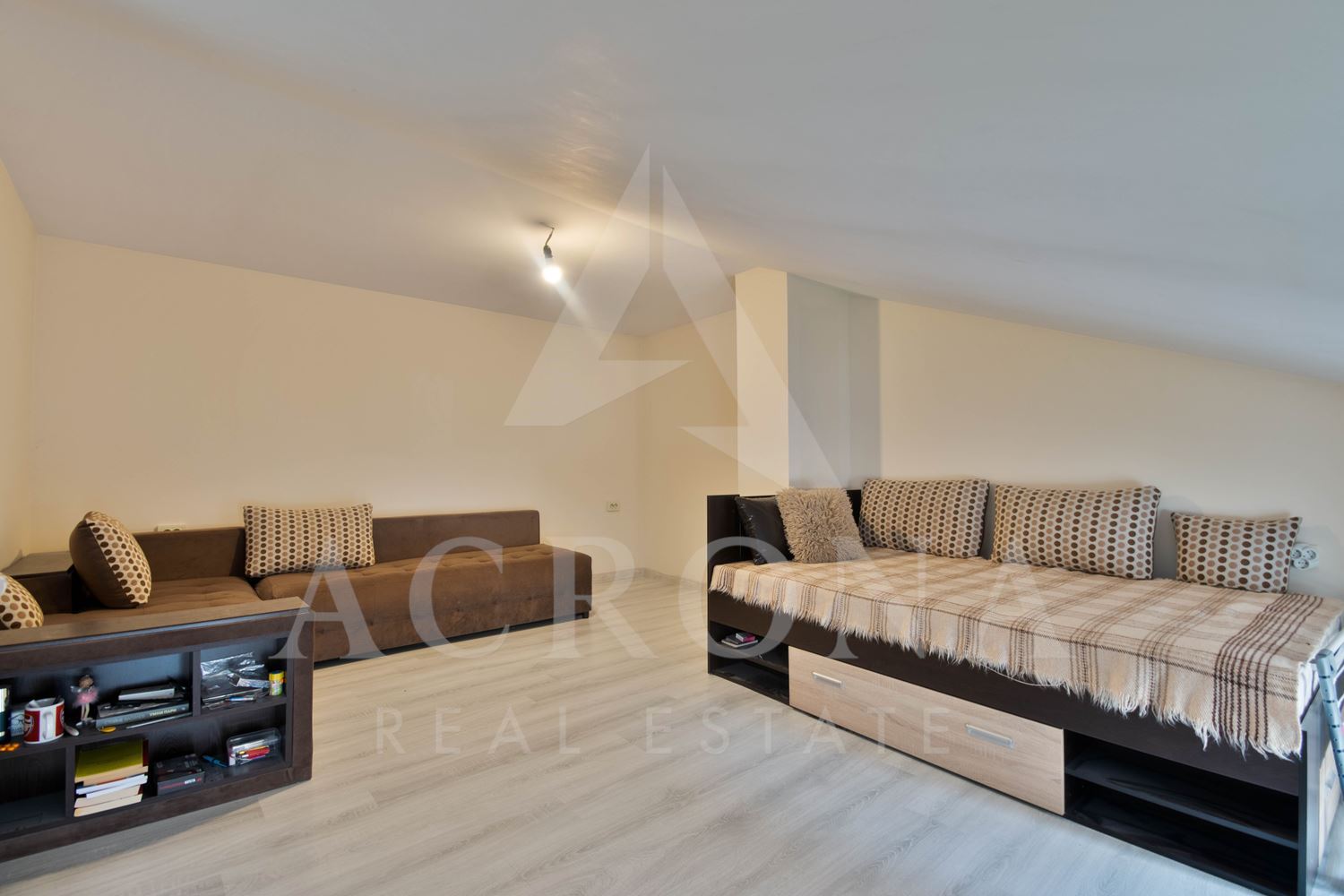 Къща в центъра на Пловдив-0 Къща в центъра на Пловдив - 0