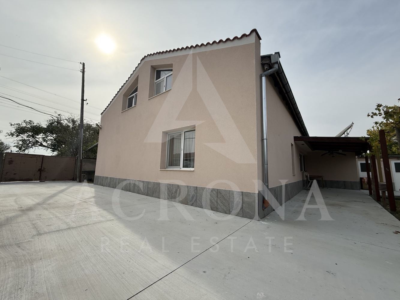 Самостоятелна еднофамилна къща с. Голям чардак - 0