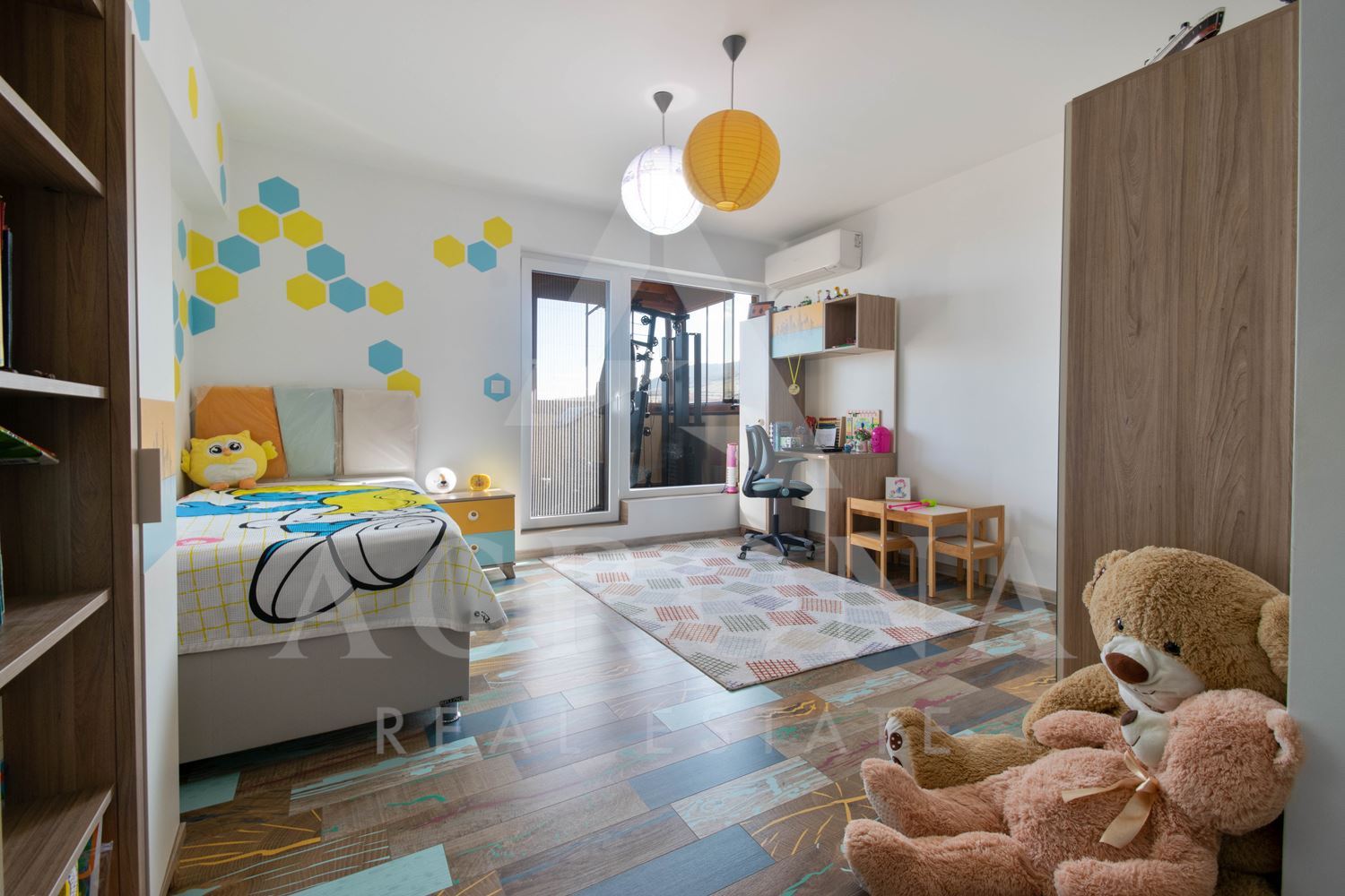 Единствен по рода си апартамент-0 Единствен по рода си апартамент - 0