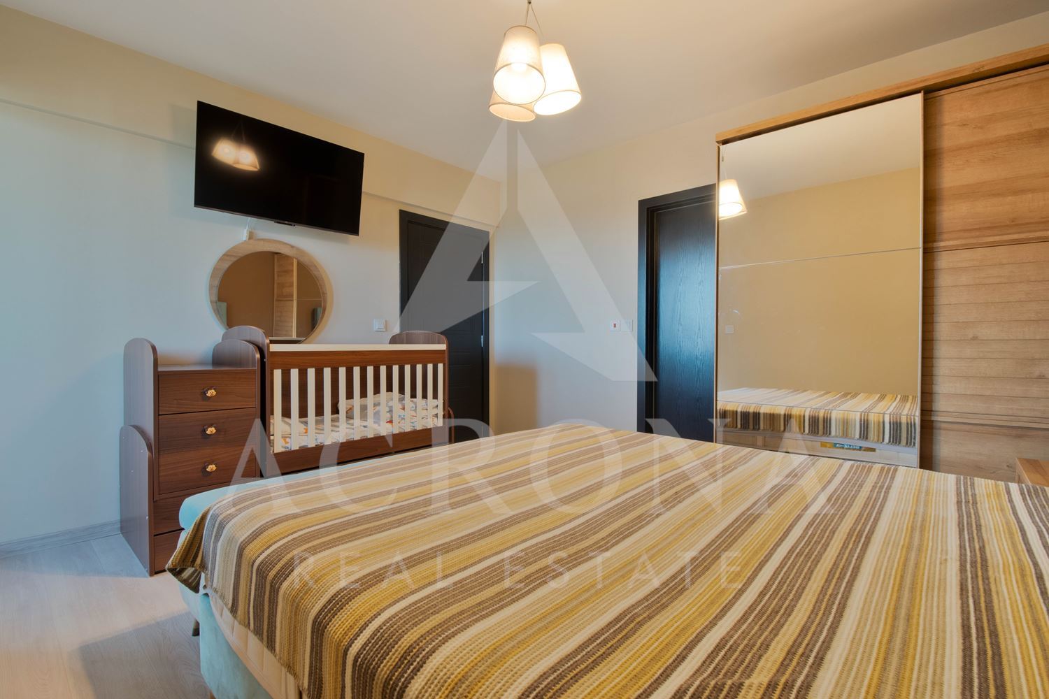 Единствен по рода си апартамент-0 Единствен по рода си апартамент - 0