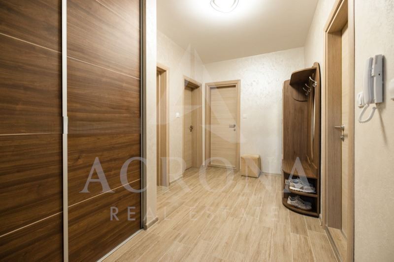 Тристаен обзаведен на Коматевско шосе - 0