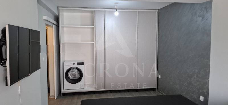 Едностаен в Кючук Париж-0 Едностаен в Кючук Париж - 0