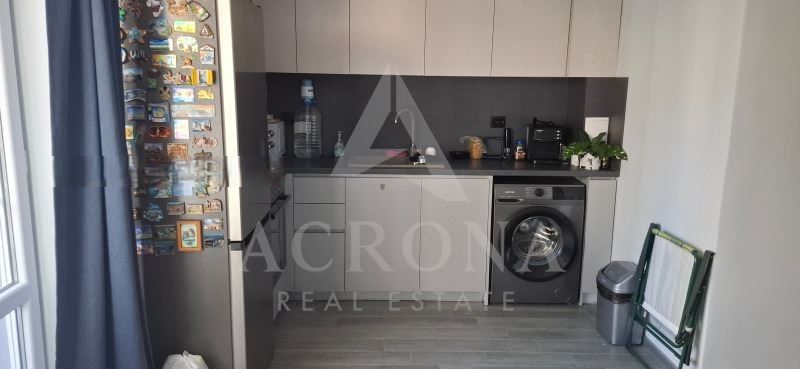 Едностаен в Кючук Париж-0 Едностаен в Кючук Париж - 0