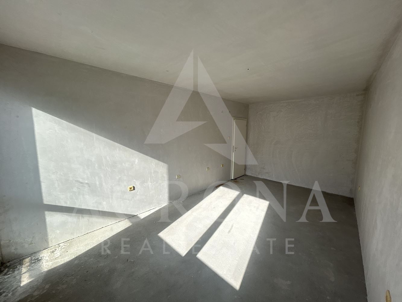 3 стаен! Акт 16! Топ локация! Малка сграда! Възможност за закупуване и на гараж!-0 3 стаен! Акт 16! Топ локация! Малка сграда! Възможност за закупуване и на гараж! - 0