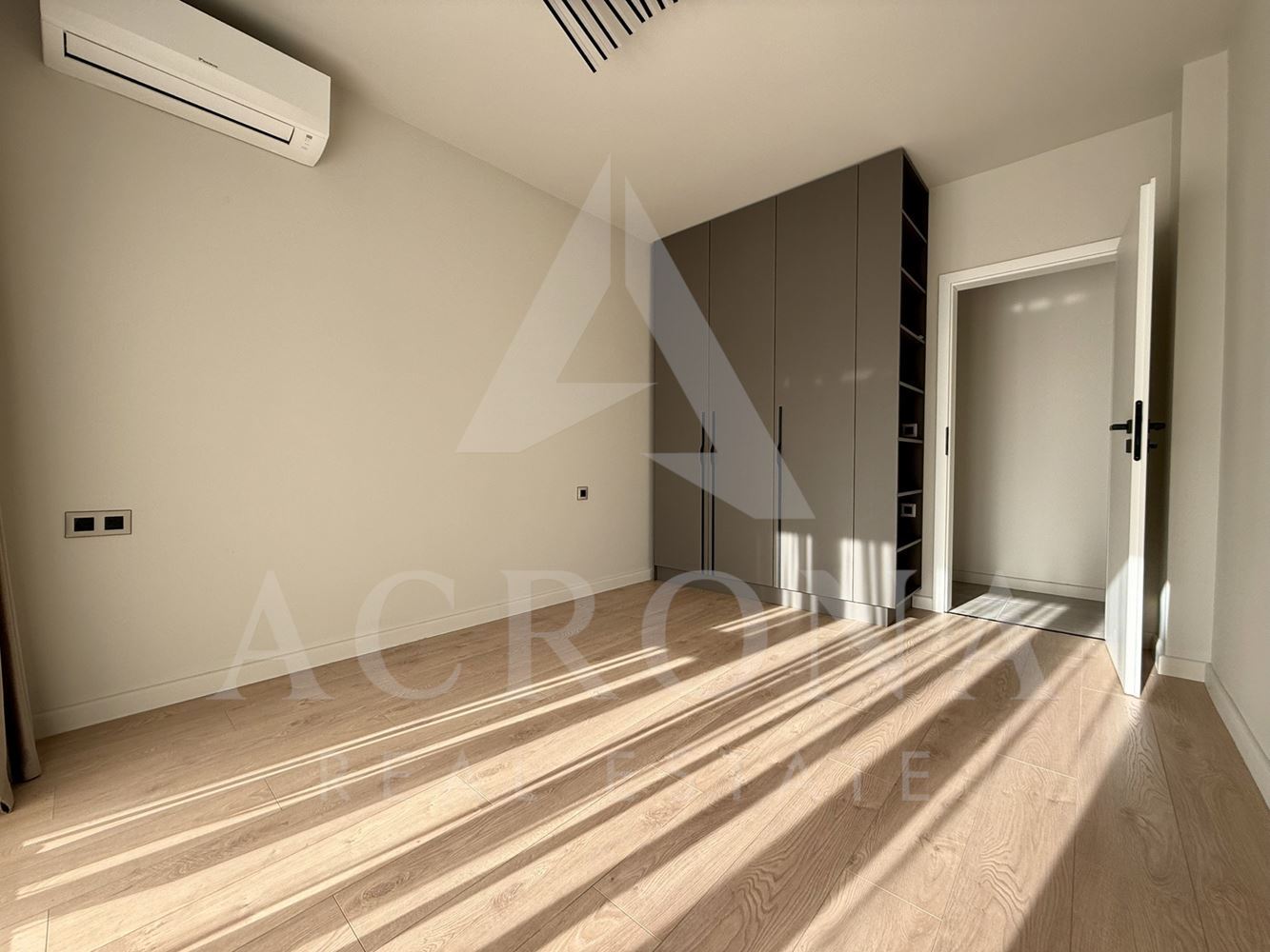 Луксозен Тристаен в Бутикова сграда с АКТ 16 - 0