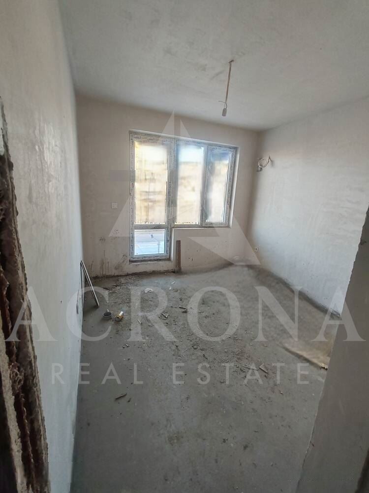 Тристаен на Южен - 0