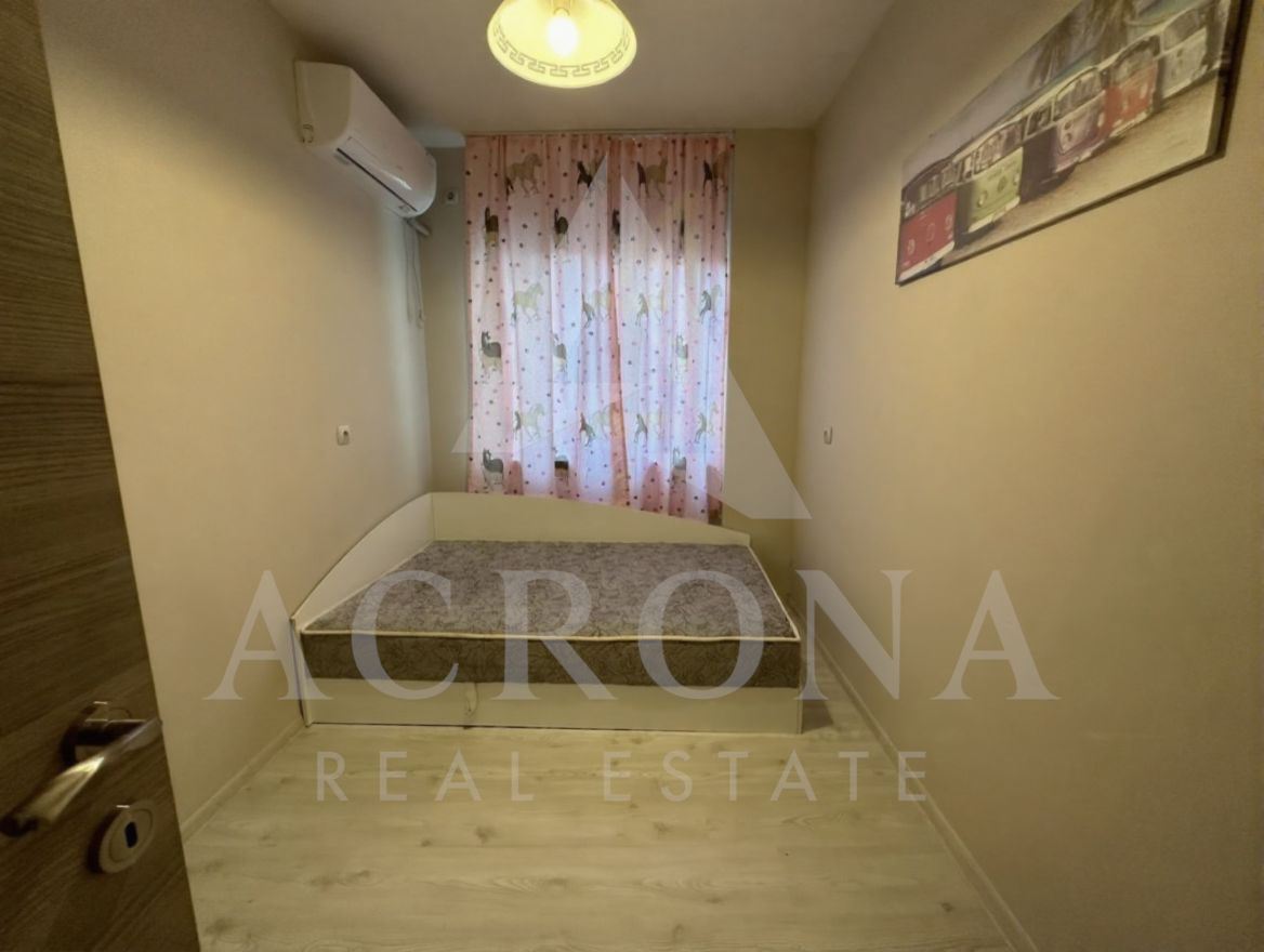 Тристаен маломерен с четири отделни стаи кв. Каменица 1 - 0