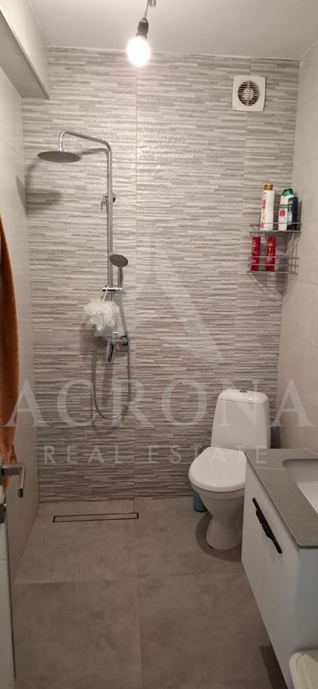 Едностаен в Кючук Париж-0 Едностаен в Кючук Париж - 0