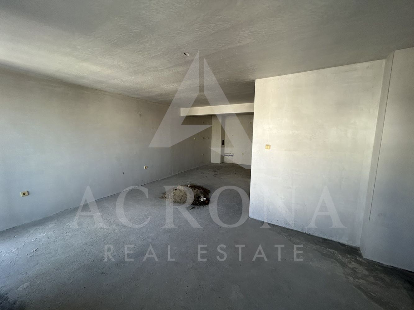 3 стаен! Акт 16! Топ локация! Малка сграда! Възможност за закупуване и на гараж!-0 3 стаен! Акт 16! Топ локация! Малка сграда! Възможност за закупуване и на гараж! - 0