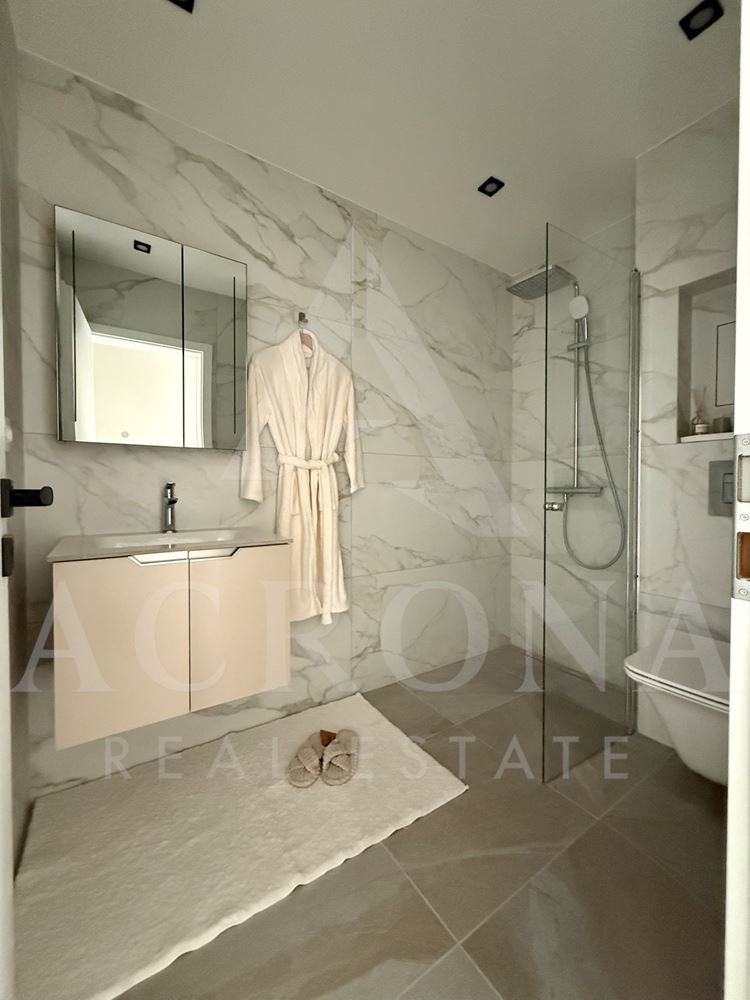 Луксозен Тристаен в Бутикова сграда с АКТ 16 - 0