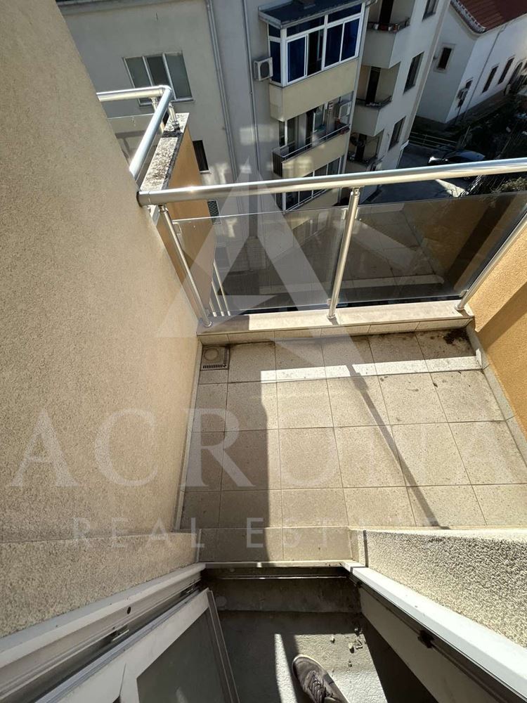 3 стаен! Акт 16! Топ локация! Малка сграда! Възможност за закупуване и на гараж!-0 3 стаен! Акт 16! Топ локация! Малка сграда! Възможност за закупуване и на гараж! - 0