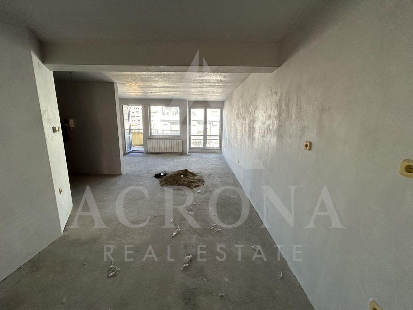 3 стаен! Акт 16! Топ локация! Малка сграда! Възможност за закупуване и на гараж!-0 3 стаен! Акт 16! Топ локация! Малка сграда! Възможност за закупуване и на гараж! - 0