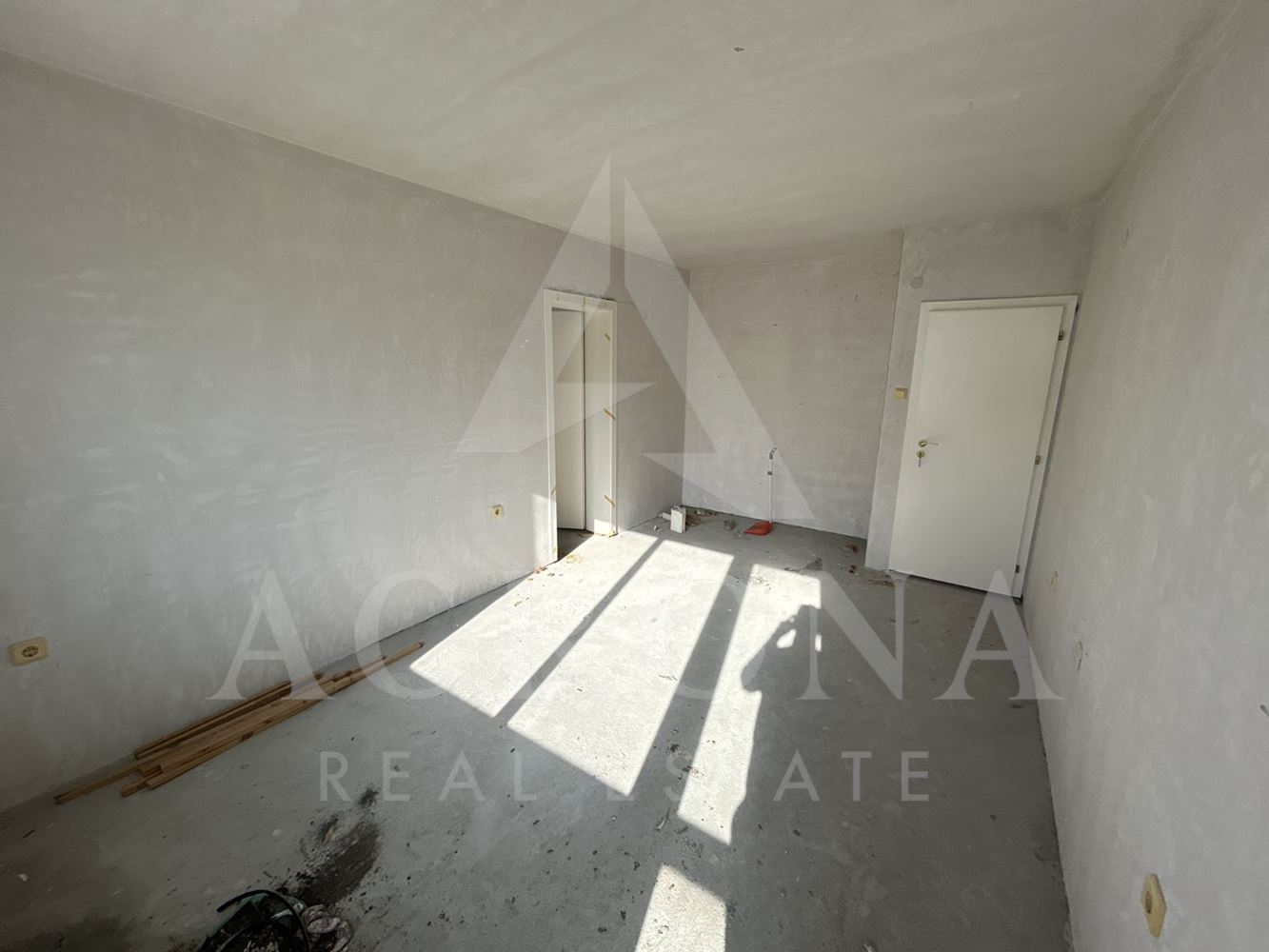 3 стаен! Акт 16! Топ локация! Малка сграда! Възможност за закупуване и на гараж!-0 3 стаен! Акт 16! Топ локация! Малка сграда! Възможност за закупуване и на гараж! - 0