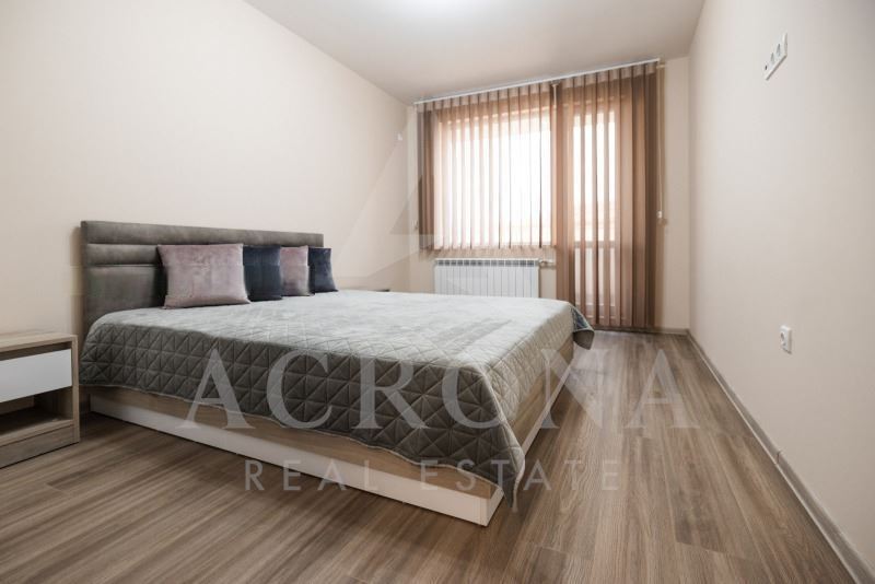 Тристаен обзаведен на Коматевско шосе - 0