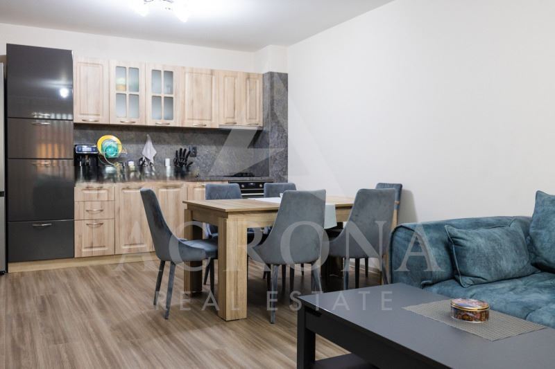 Тристаен обзаведен на Коматевско шосе - 0