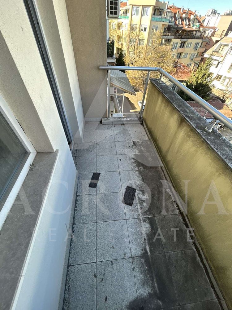 3 стаен! Акт 16! Топ локация! Малка сграда! Възможност за закупуване и на гараж!-0 3 стаен! Акт 16! Топ локация! Малка сграда! Възможност за закупуване и на гараж! - 0