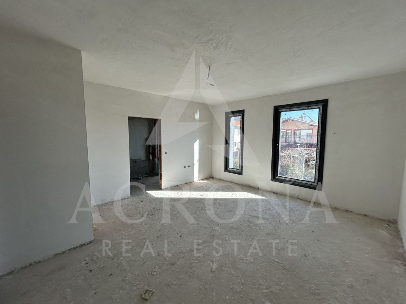 Къща в Остромила - 0