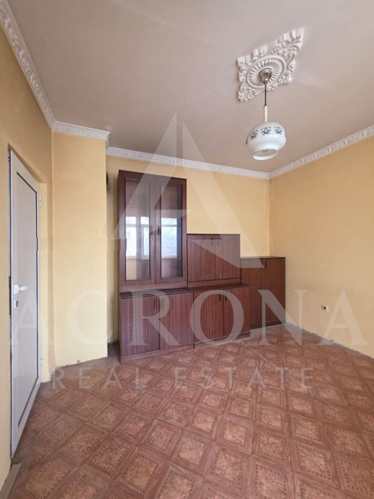 Тристаен в Кючук Париж - 0