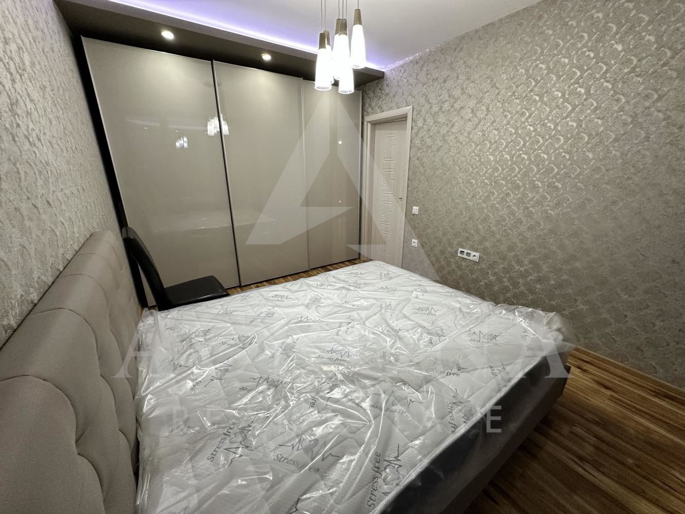 Нов луксозен двустаен с АКТ 16-0 Нов луксозен двустаен с АКТ 16 - 0