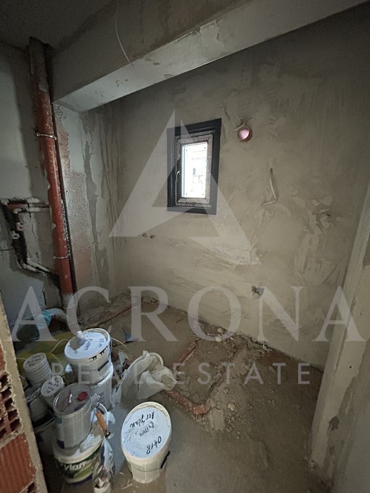 Къща в Остромила - 0