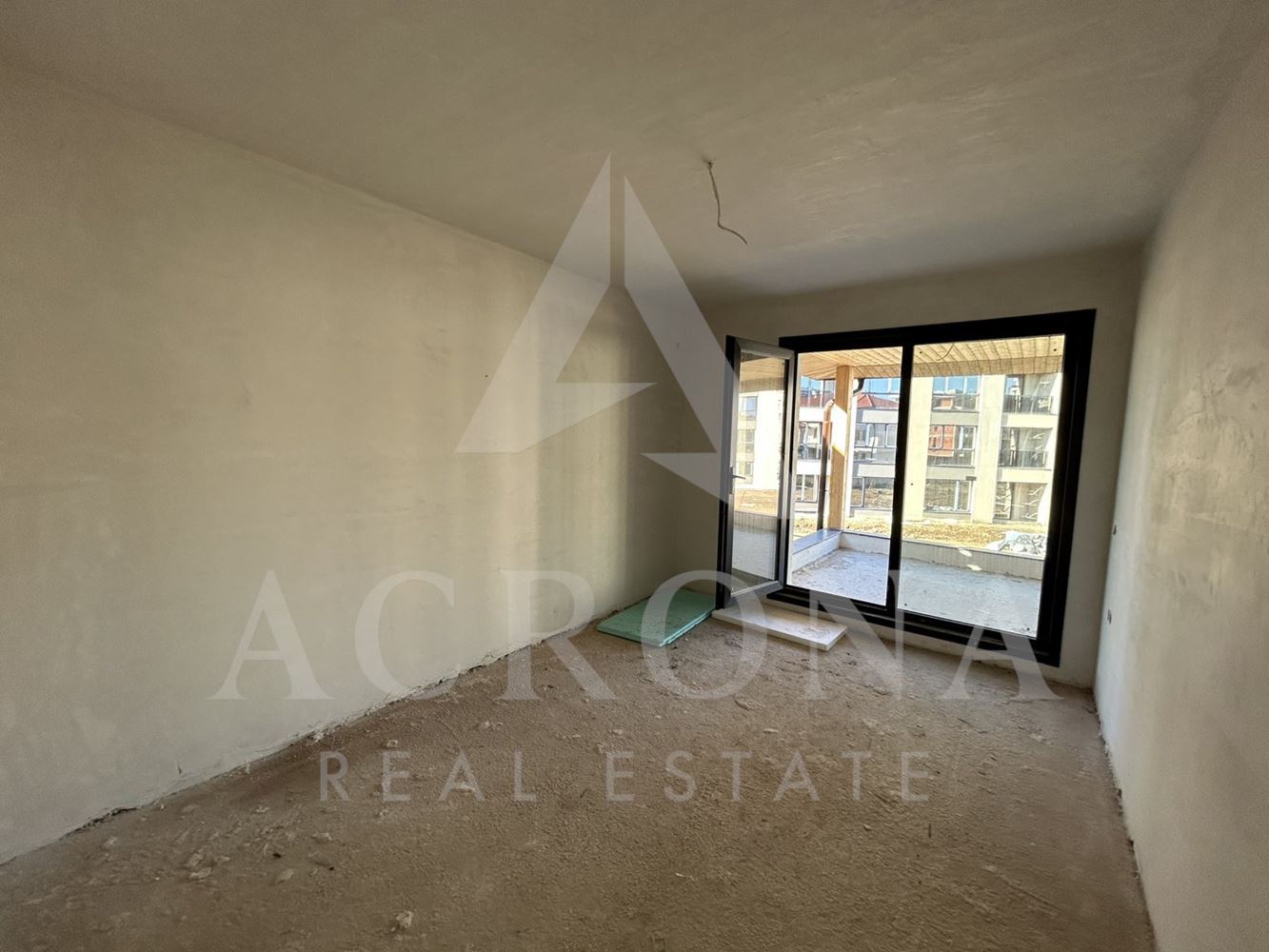 Къща в Остромила - 0