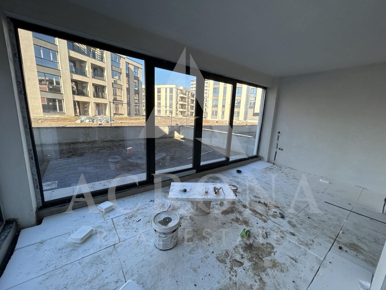 Къща в Остромила - 0