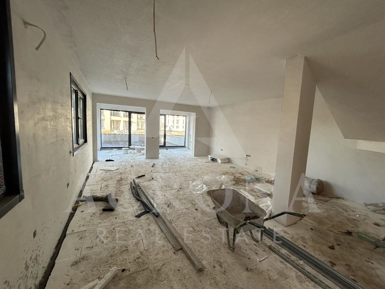 Къща в Остромила - 0