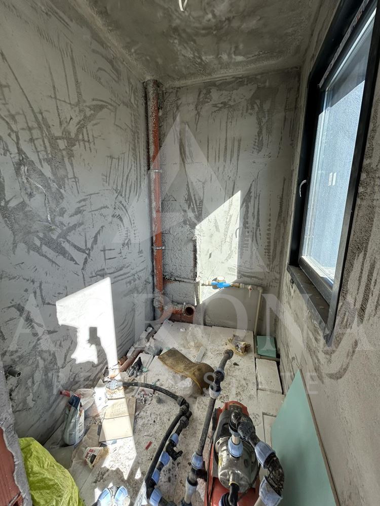 Къща в Остромила - 0