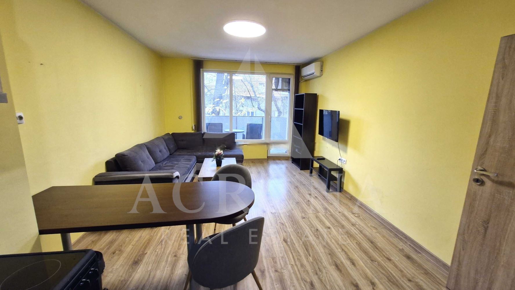 Обзаведен двустаен в Кючук Париж - 0