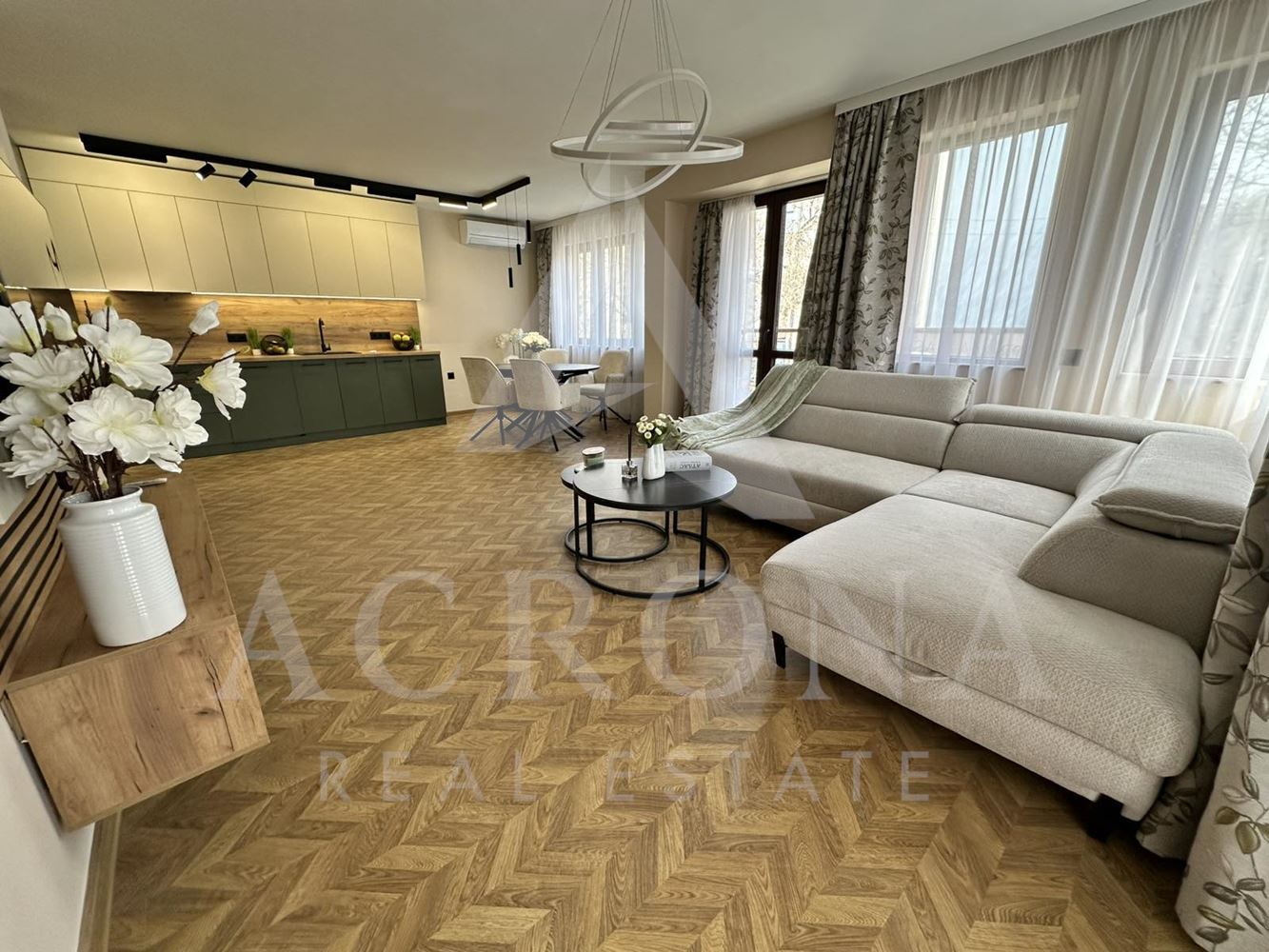 Луксозен тристаен в района на 2 ДКЦ - 0