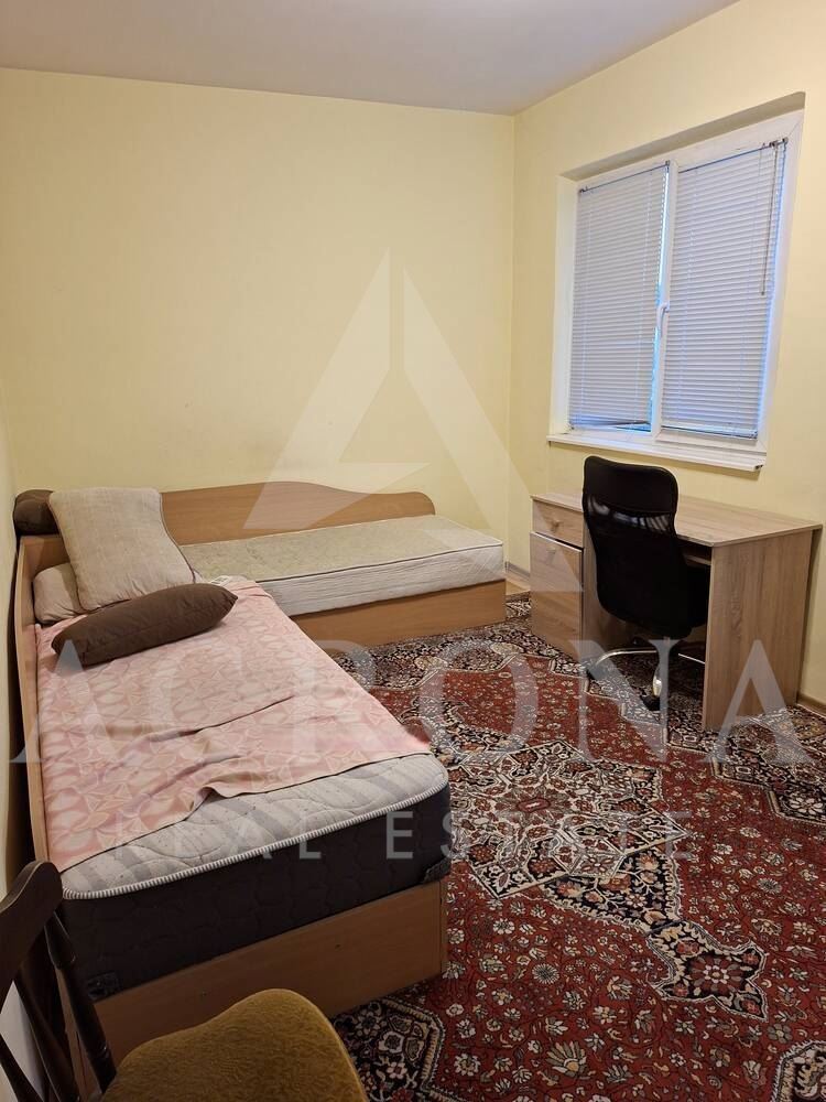 Тристаен в район Южен-0 Тристаен в район Южен - 0