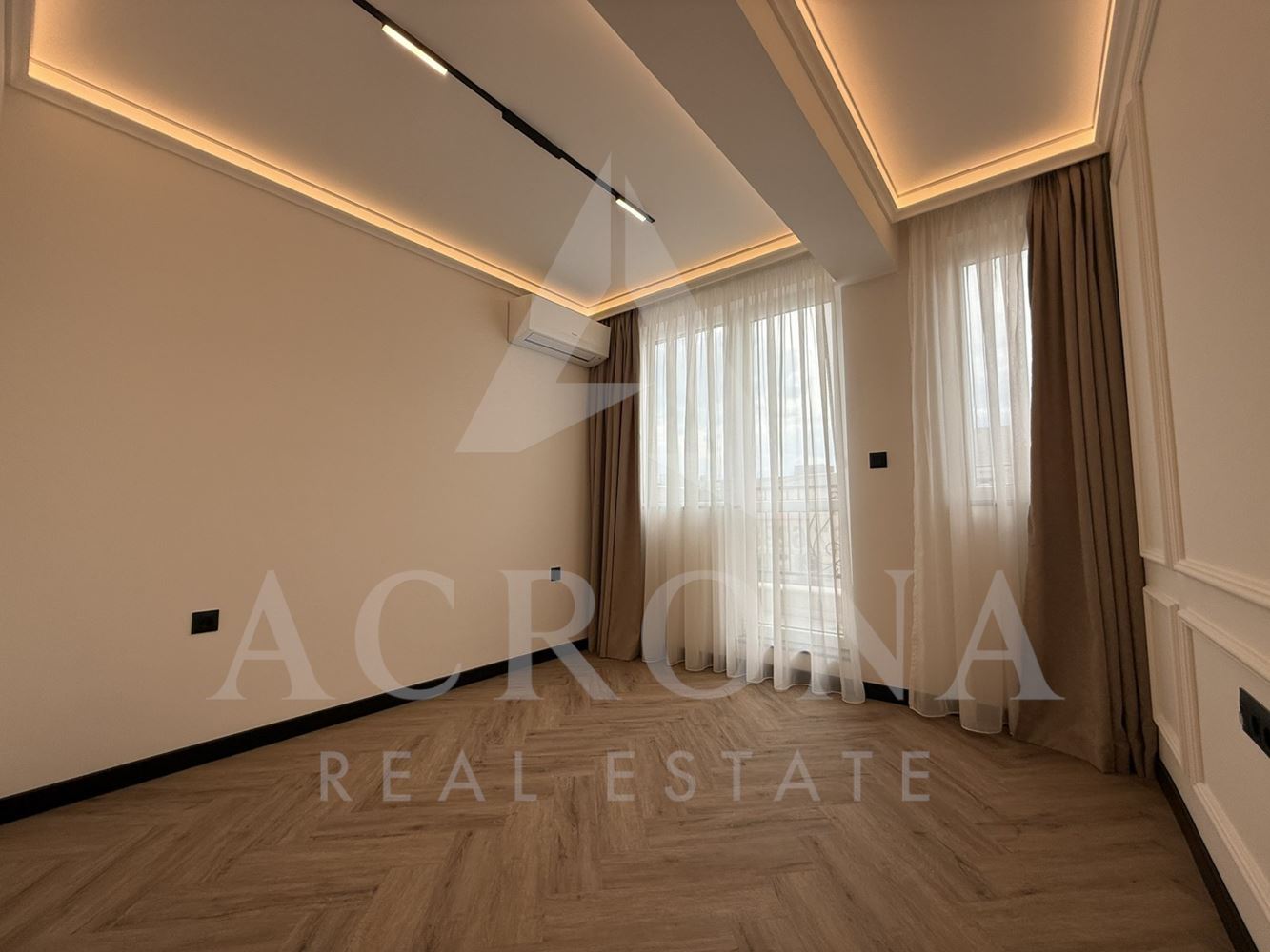 Луксозен тристаен в Кючук Париж-0 Луксозен тристаен в Кючук Париж - 0