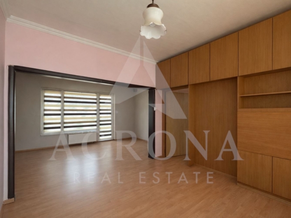 Тристаен апартамент кв. Христо Ботев - 0