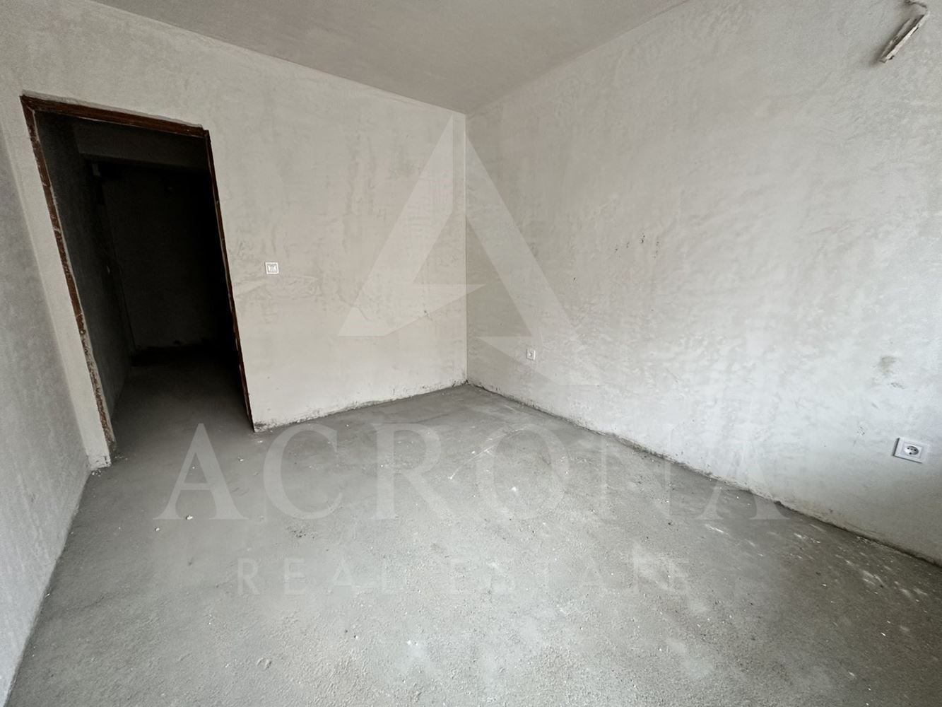 3 стаен апартамент на партерно ниво! С двор! Пред акт 16! - 0