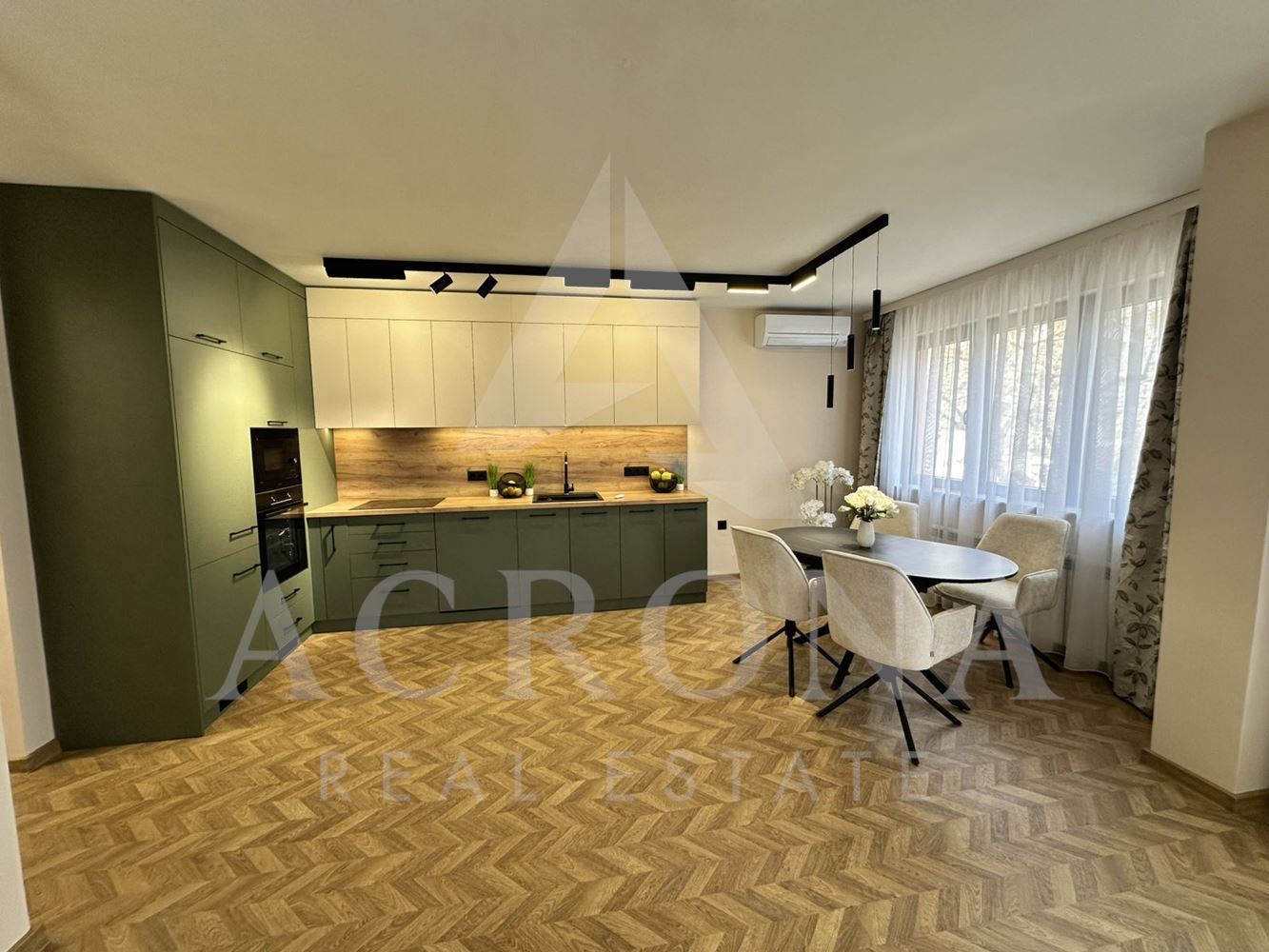 Луксозен тристаен в района на 2 ДКЦ - 0