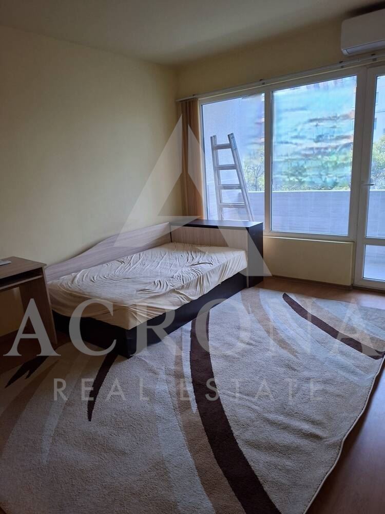 Тристаен в район Южен-0 Тристаен в район Южен - 0