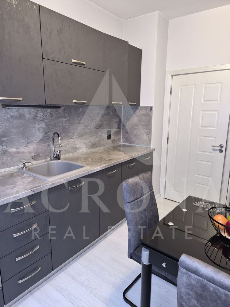 Тристаен в Кючук Париж - 0