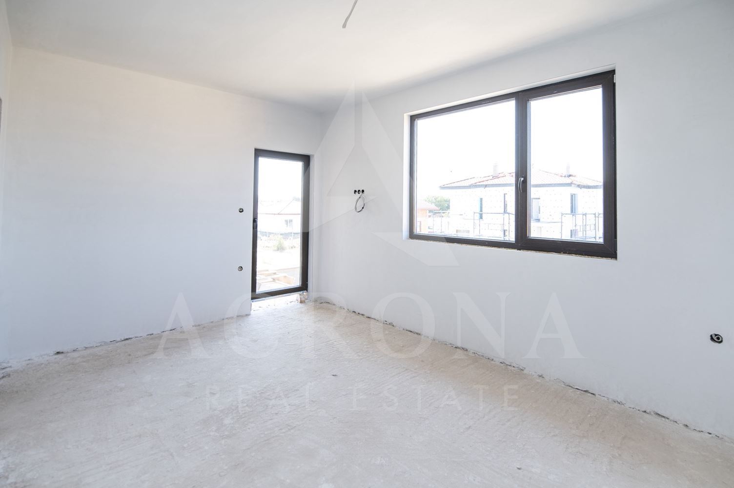 Еднофамилна самостоятелна къща с. Маноле - 0