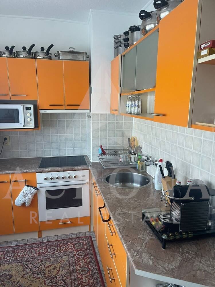 Тристаен с 4 отделни стаи кв. Кючук Париж-0 Тристаен с 4 отделни стаи кв. Кючук Париж - 0