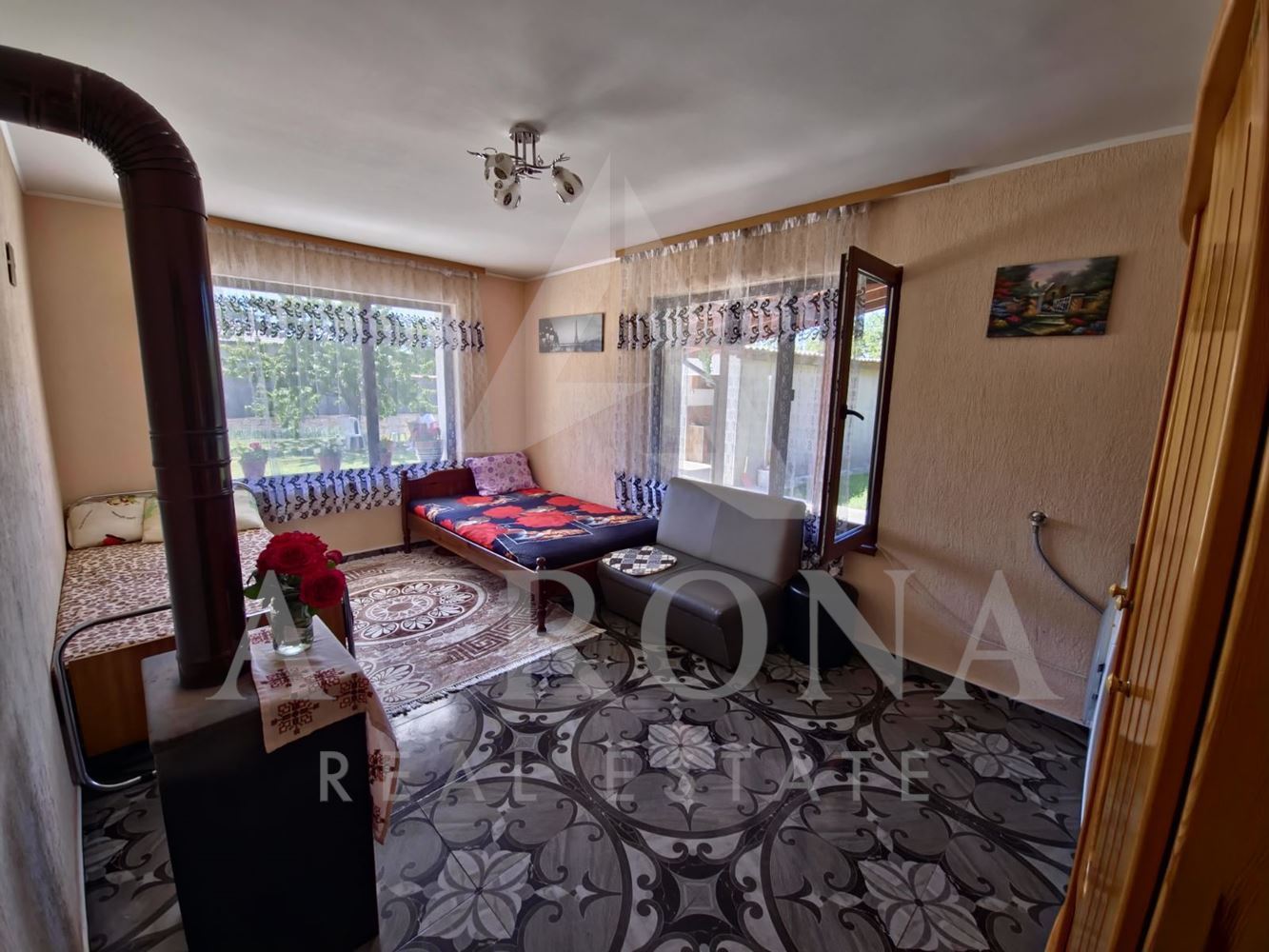 Самостоятелна масивна къща с търговско помещение! Разработен бизнес-хранителен магазин!-0 Самостоятелна масивна къща с търговско помещение! Разработен бизнес-хранителен магазин! - 0