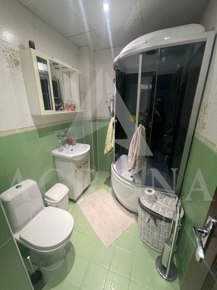 Тристаен с 4 отделни стаи кв. Кючук Париж-0 Тристаен с 4 отделни стаи кв. Кючук Париж - 0